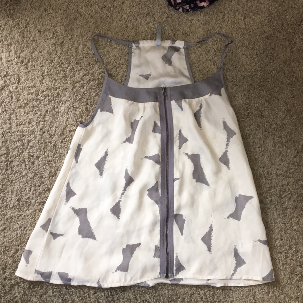 White and gray flowing shirt with zipper